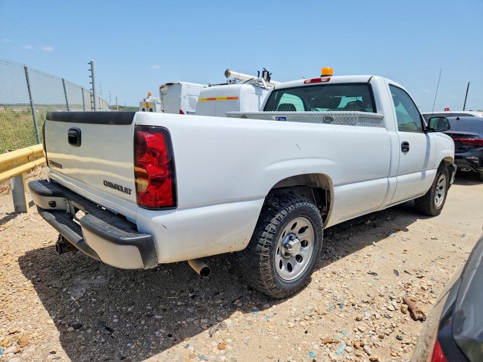 2007 Chevrolet Silverado 1500 VIN 1GCEC14V67Z110629 COPART salvage auction — NORMAL WEAR, TX - CERTIFICATE OF TITLE, sold $4,850 on 2026-07-09 (photo 3)