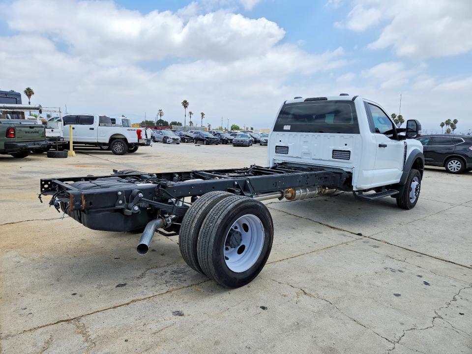 2024 Ford F550 VIN 1FDUF5GT9RDA09424 COPART salvage auction — MINOR DENT/SCRATCHES, Mi - Dis/Dlr/Exp Only Salvage Title, sold $26,750 on 2026-07-08 (photo 3)