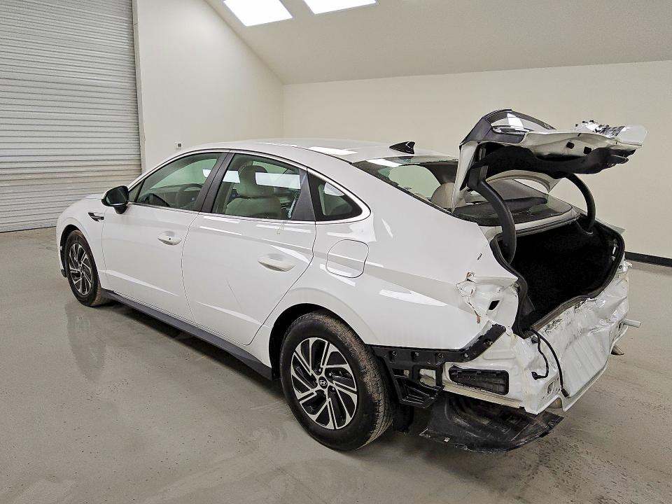 2026 Hyundai Sonata VIN KMHL24JJ2TA142883 COPART salvage auction — REAR END, Nc - Certificate Of Title, sold $12,400 on 2026-07-30 (photo 2)