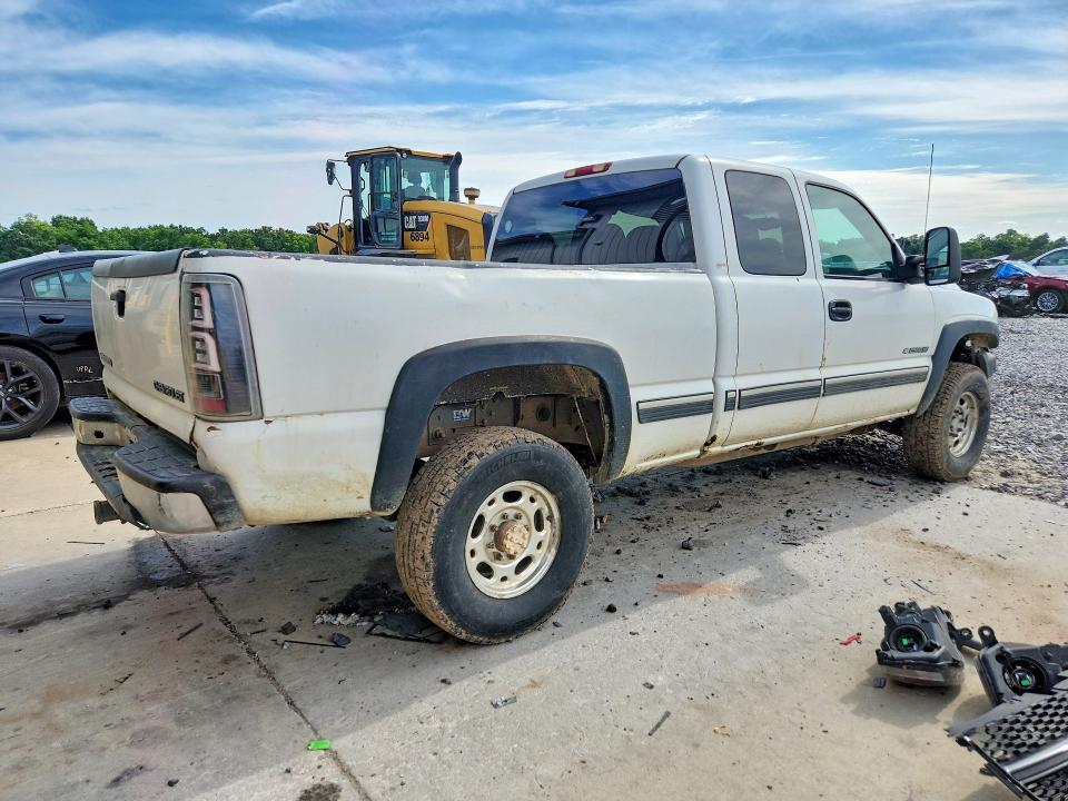 2001 Chevrolet Silverado VIN 1GCHK29U61E235912 COPART salvage auction — FRONT END, Mo - Salvage Certificate Of Title, sold $300 on 2026-07-28 (photo 3)