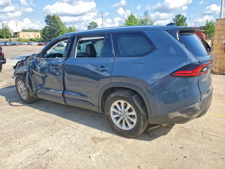 2025 Toyota Highlander VIN 5TDAAAA57SS026080 COPART salvage auction — ROLLOVER, Sc - Non-Reb & Rem Salvage Title, sold $10,600 on 2026-07-15 (photo 2)