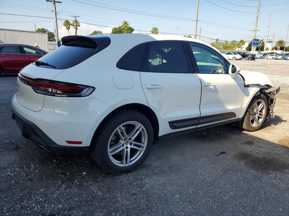 2024 Porsche Macan VIN WP1AA2A50RLB17417 COPART salvage auction — FRONT END, Fl - Certificate Of Destruction, sold $15 on 2026-07-31 (photo 3)