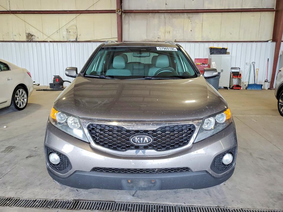 2011 Kia Sorento VIN 5XYKTCA13BG034455 COPART salvage auction — NORMAL WEAR, Ia - Certificate Of Title, sold $1,200 on 2026-07-08 (photo 5)