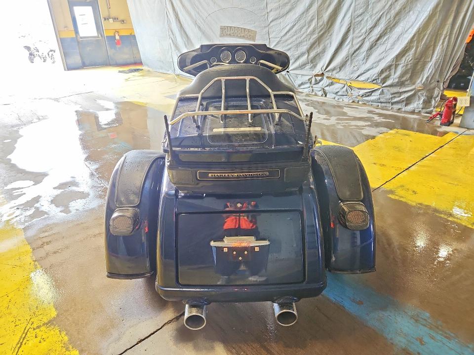 2012 Harley-davidson Flhtcutg VIN 1HD1MAM17CB855657 COPART salvage auction — MINOR DENT/SCRATCHES, Va - Certificate Of Title, sold $6,000 on 2026-07-10 (photo 4)