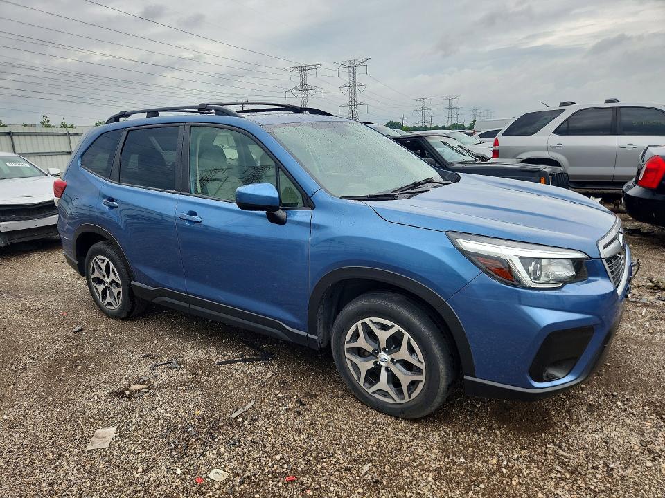 2020 Subaru Forester VIN JF2SKAJC9LH413897 COPART salvage auction — WATER/FLOOD, IL - SALVAGE CERT-FLOOD, sold $250 on 2026-07-30 (photo 4)