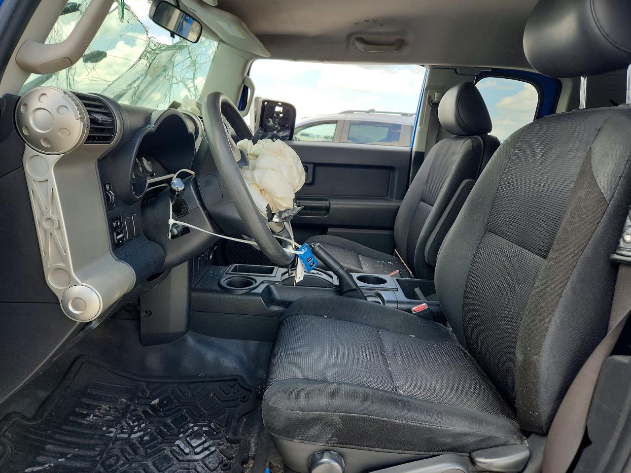2007 Toyota FJ Cruiser VIN JTEZU11F770015198 COPART salvage auction — Front End, MT - CERTIFICATE OF TITLE, sold $3,100 on 2026-07-09 (photo 7)
