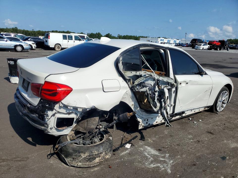 2016 BMW 3er VIN WBA8A9C50GK617468 COPART salvage auction — SIDE, Fl - Cert Of Title Slvg Rebuildable, sold $1,000 on 2026-08-10 (photo 3)