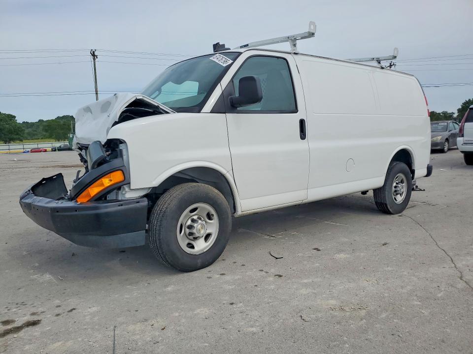 2024 Chevrolet Express VIN 1GCWGAFP9R1236797 COPART salvage auction — FRONT END, Tn - Certificate Of Title, sold $8,000 on 2026-07-29 (photo 1)
