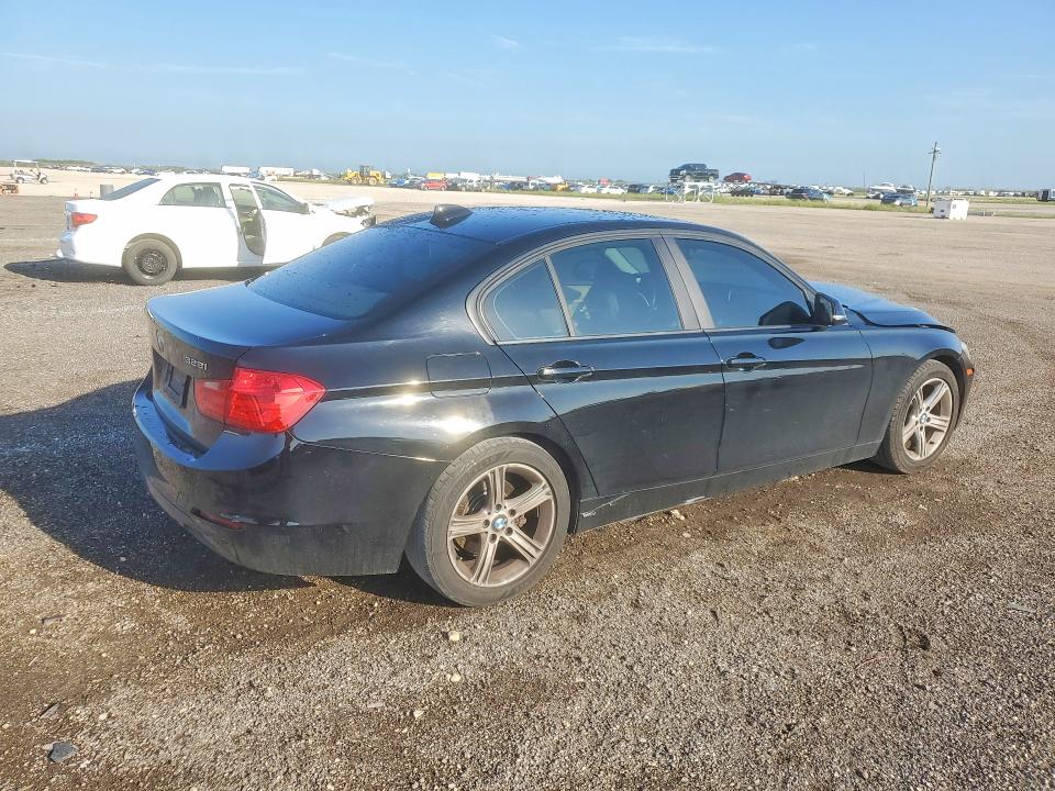 2013 BMW 3er VIN WBA3A5C59DF358535 COPART salvage auction — FRONT END, Fl - Cert Of Title Slvg Rebuildable, sold $775 on 2026-08-17 (photo 3)