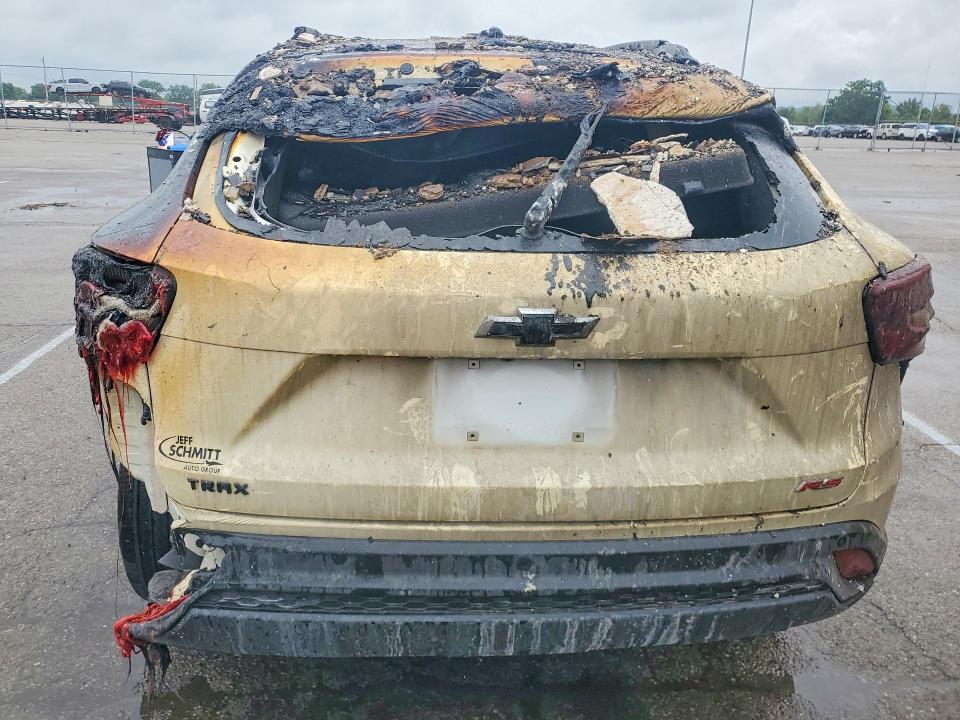 2025 Chevrolet Trax VIN KL77LJEP3SC185628 COPART salvage auction — BURN, OH - CERT OF TITLE-SALVAGE, sold $1,950 on 2026-07-10 (photo 6)