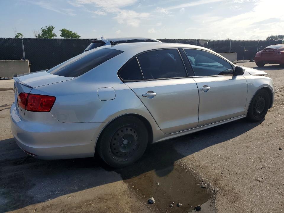 2011 Volkswagen Jetta VIN 3VWDX7AJ4BM315720 COPART salvage auction — FRONT END, Fl - Cert Of Title Slvg Rebuildable, sold $525 on 2026-07-02 (photo 3)