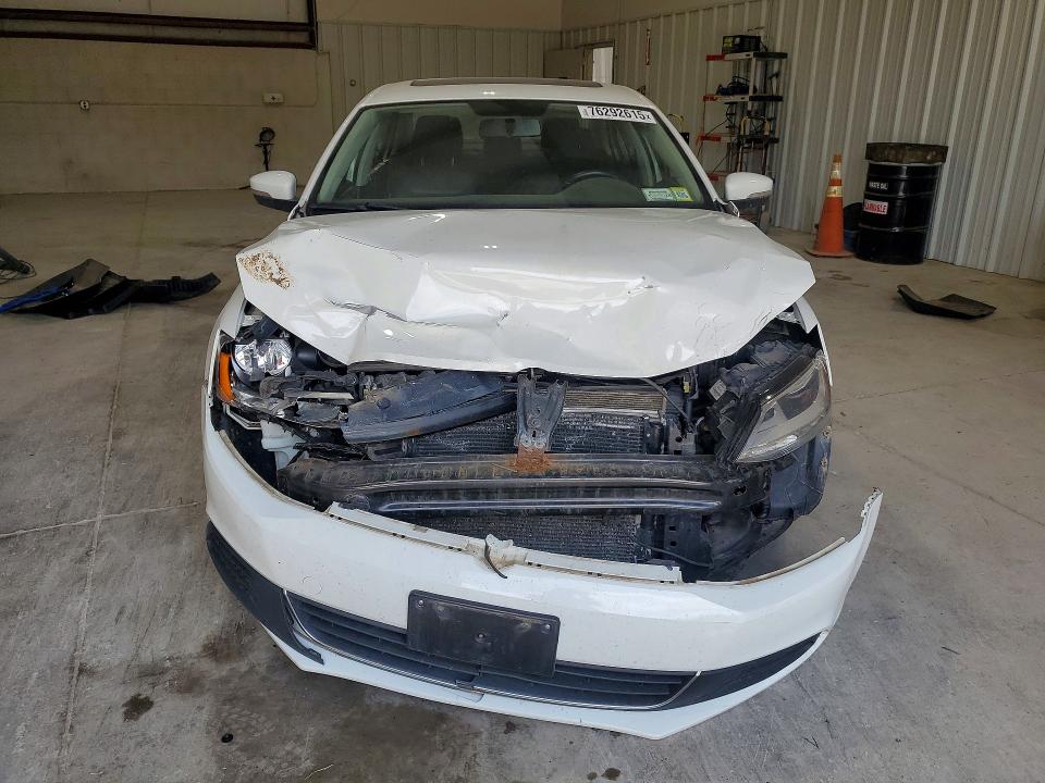 2014 Volkswagen Jetta VIN 3VWD17AJ3EM322132 COPART salvage auction — FRONT END, Ny - Mv-907A Salvage Certificate, sold $775 on 2026-07-06 (photo 5)