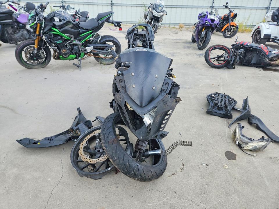 2016 Honda Cbr VIN MLHRC7419G5200041 COPART salvage auction — FRONT END, Fl - Cert Of Title Slvg Rebuildable, sold $250 on 2026-07-09 (photo 2)