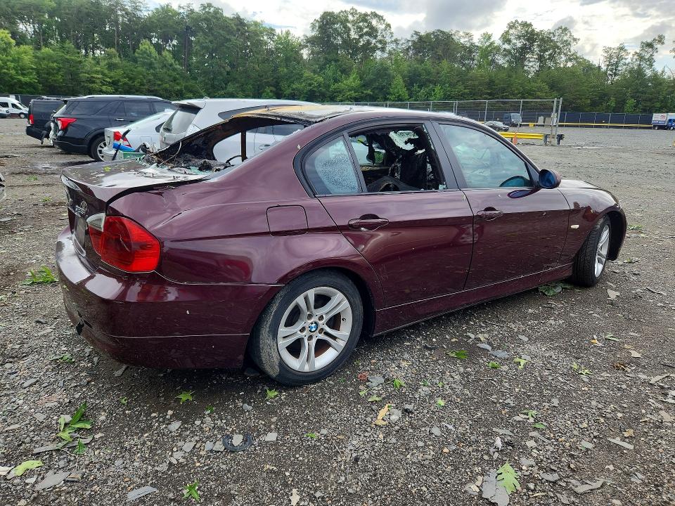 2008 BMW 3er VIN WBAVA37598NL52690 COPART salvage auction — INTERIOR BURN, Md - Cert Of Salvage > 75% Damage, sold $375 on 2026-08-04 (photo 3)