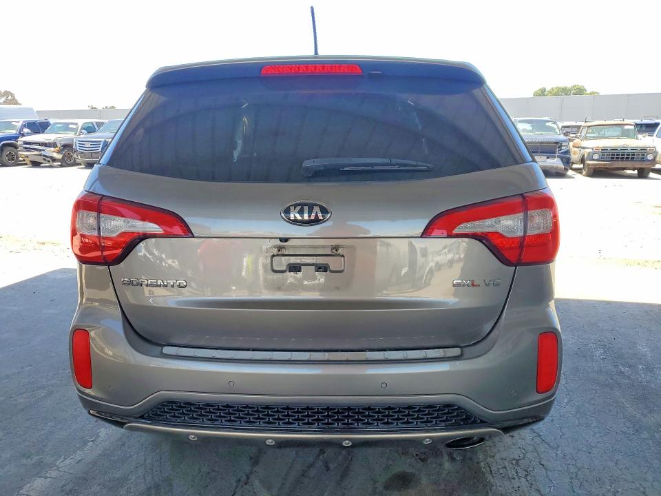 2015 Kia Sorento VIN 5XYKW4A71FG574538 COPART salvage auction — VANDALISM, Ca - Salvage Certificate, sold $1,300 on 2026-07-02 (photo 6)