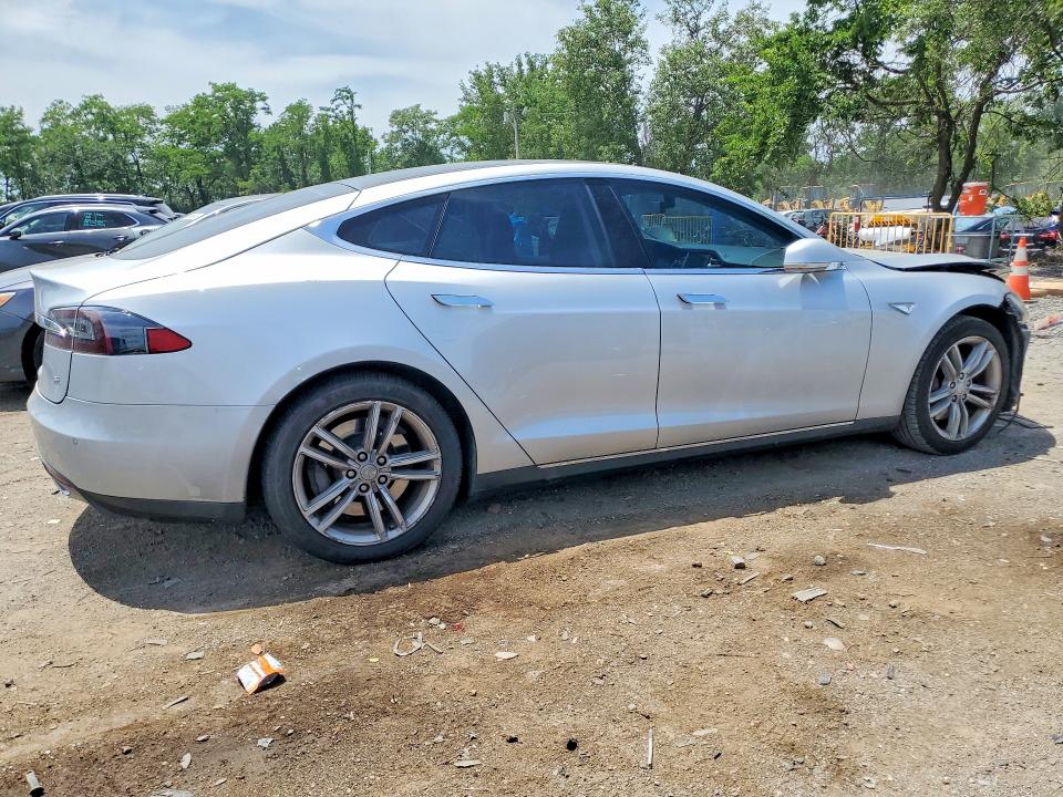 2014 Tesla VIN 5YJSA1H10EFP53321 COPART salvage auction — FRONT END, Md - Cert Of Salvage > 75% Damage, sold $1,950 on 2026-07-09 (photo 3)