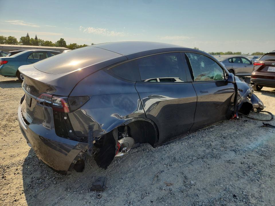 2024 Tesla Model y VIN 7SAYGDEF6RF022203 COPART salvage auction — ALL OVER, CA - SALVAGE CERTIFICATE, sold $500 on 2026-07-28 (photo 3)