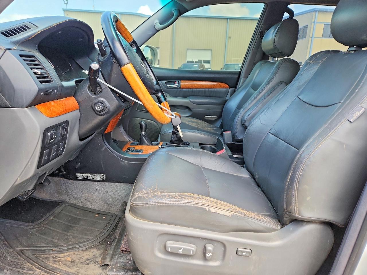 2004 Lexus GX 470 VIN JTJBT20X140057982 COPART salvage auction — Front End, TX - BONDED TITLE - CLEAN, sold $1,950 on 2026-07-09 (photo 7)