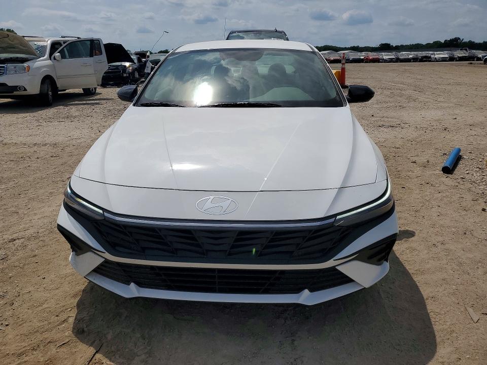 2026 Hyundai Elantra VIN KMHLM4DG4TU138293 COPART salvage auction — REAR END, Mo - Salvage Certificate Of Title, sold $8,500 on 2026-07-30 (photo 5)