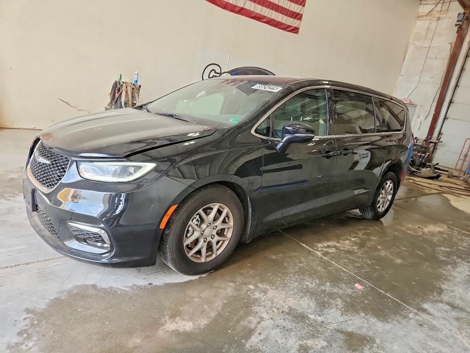 2026 Chrysler Pacifica VIN 2C4RC1BG5TR216936 — COPART salvage auction photo