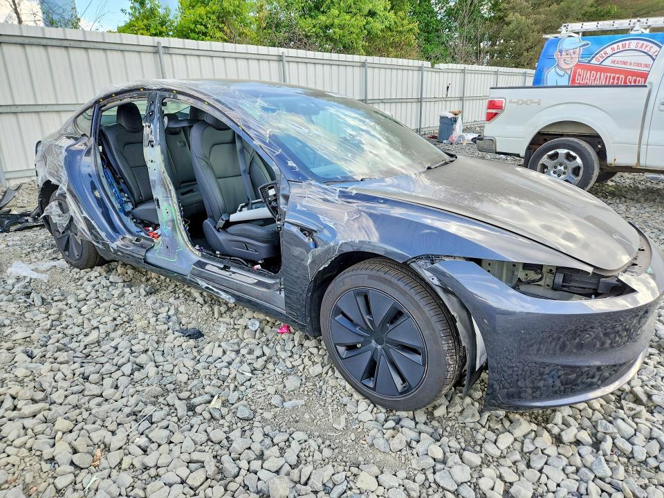 2025 Tesla Model 3 VIN 5YJ3E1EA8SF911039 COPART salvage auction — ALL OVER, Nj - Cert Of Title-Salvage, sold $9,400 on 2026-08-03 (photo 4)