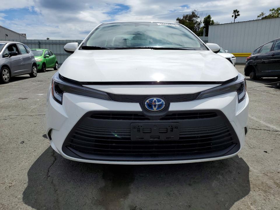2025 Toyota Corolla VIN JTDBCMFE7S3097905 COPART salvage auction — REAR END, CA - SALVAGE CERTIFICATE, sold $8,800 on 2026-07-02 (photo 5)