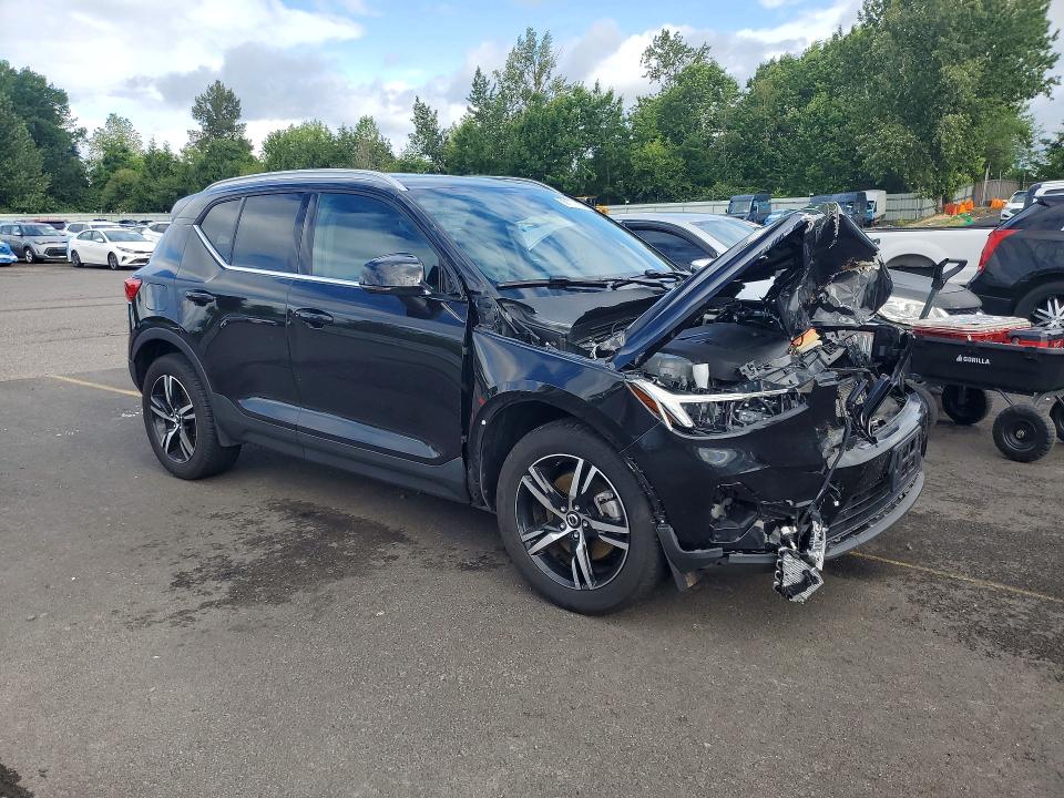 2025 Volvo Xc40 VIN YV4L12UJ4S2466110 COPART salvage auction — FRONT END, Or - Salvage Title Certificate, sold $5,000 on 2026-08-17 (photo 4)