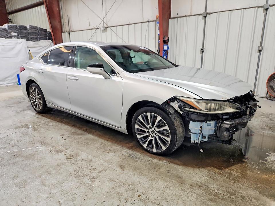 2019 Lexus Es 300h VIN 58AB21B13KU002534 COPART salvage auction — FRONT END, La - Certificate Of Title, sold $13,600 on 2026-07-16 (photo 4)