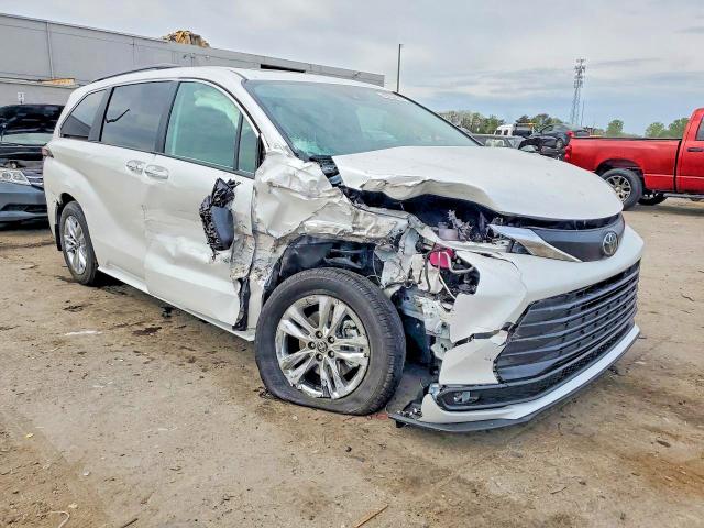 2026 Toyota Sienna VIN 5TDYSKFC2TS251775 COPART salvage auction — FRONT END, Va - Cert Of Title - Salvage, sold $17,500 on 2026-07-29 (photo 4)