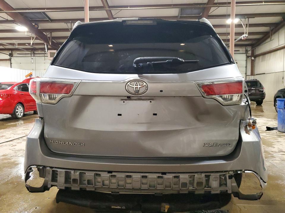 2016 Toyota VIN 5TDJKRFH2GS506940 COPART salvage auction — REAR END, Pa - Certificate Of Salvage, sold $8,200 on 2026-07-10 (photo 6)