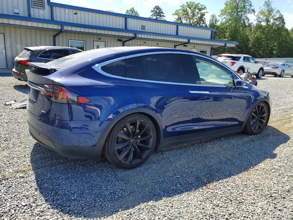 2018 Tesla Model x VIN 5YJXCBE27JF136057 COPART salvage auction — UNDERCARRIAGE, Salvage Title, sold $7,700 on 2026-07-23 (photo 3)