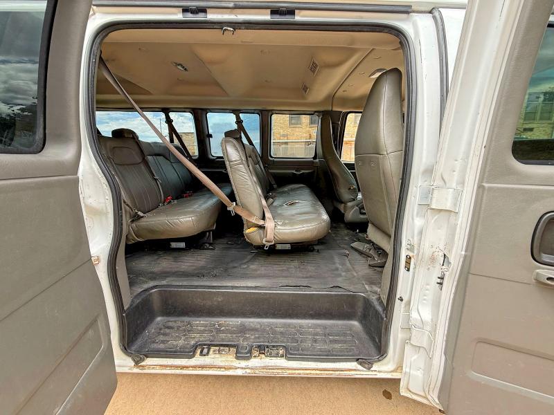 2017 Chevrolet Express VIN 1GAZGNFF6H1310163 COPART salvage auction — MINOR DENT/SCRATCHES, Tx - Certificate Of Title (P), sold $2,100 on 2026-07-02 (photo 6)