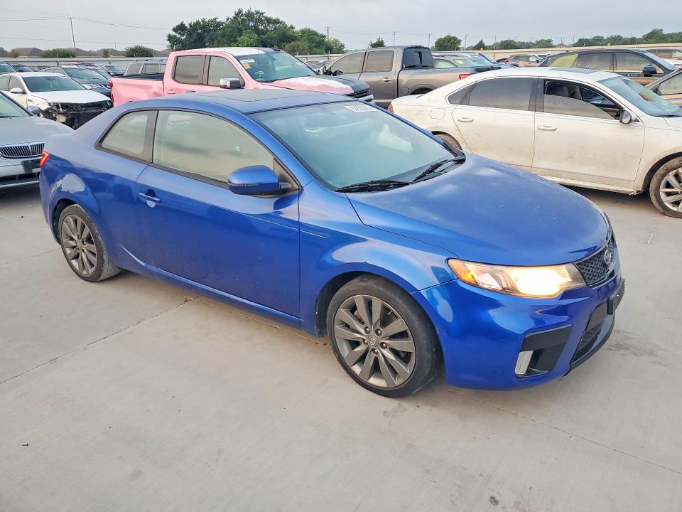 2013 Kia Forte VIN KNAFW6A38D5677002 COPART salvage auction — MINOR DENT/SCRATCHES, Tx - Certificate Of Title, sold $975 on 2026-07-13 (photo 4)