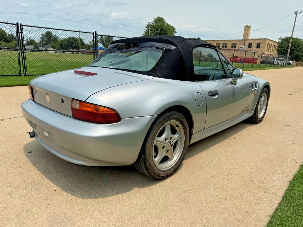 1997 BMW Z3 VIN WBACH71070LA33590 COPART salvage auction — Minor Dent/Scratches, OK - CERTIFICATE OF TITLE (P), sold $1,600 on 2026-06-30 (photo 4)