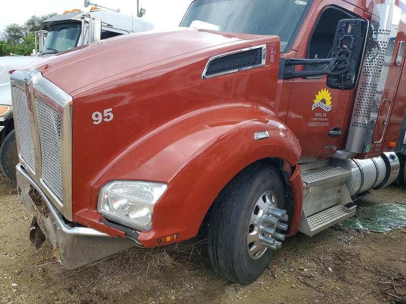 2024 Kenworth Construction VIN 1XKZDP9X9RJ375367 COPART salvage auction — FRONT END, KS - CERT OF TITLE-SALVAGE, sold $22,200 on 2026-07-16 (photo 9)