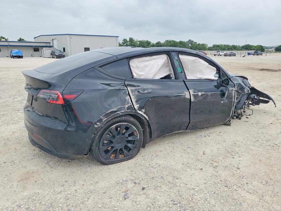 2021 Tesla Model y VIN 5YJYGDEE4MF067654 COPART salvage auction — ROLLOVER, TX - SALVAGE VEHICLE TITLE, sold $275 on 2026-07-23 (photo 3)