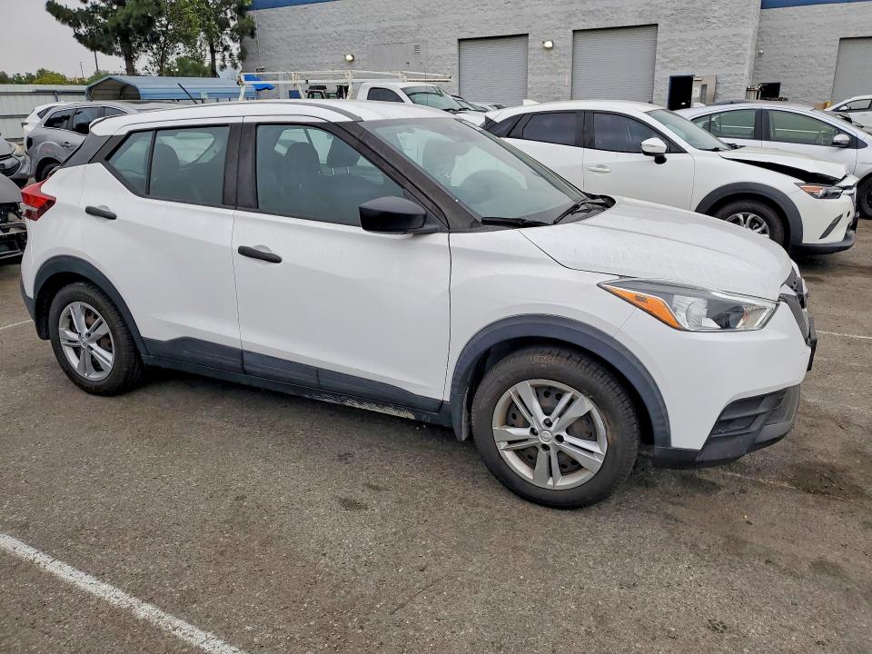 2020 Nissan Kicks VIN 3N1CP5BV6LL487990 COPART salvage auction — REAR END, Ca - Salvage Certificate, sold $4,300 on 2026-07-02 (photo 4)