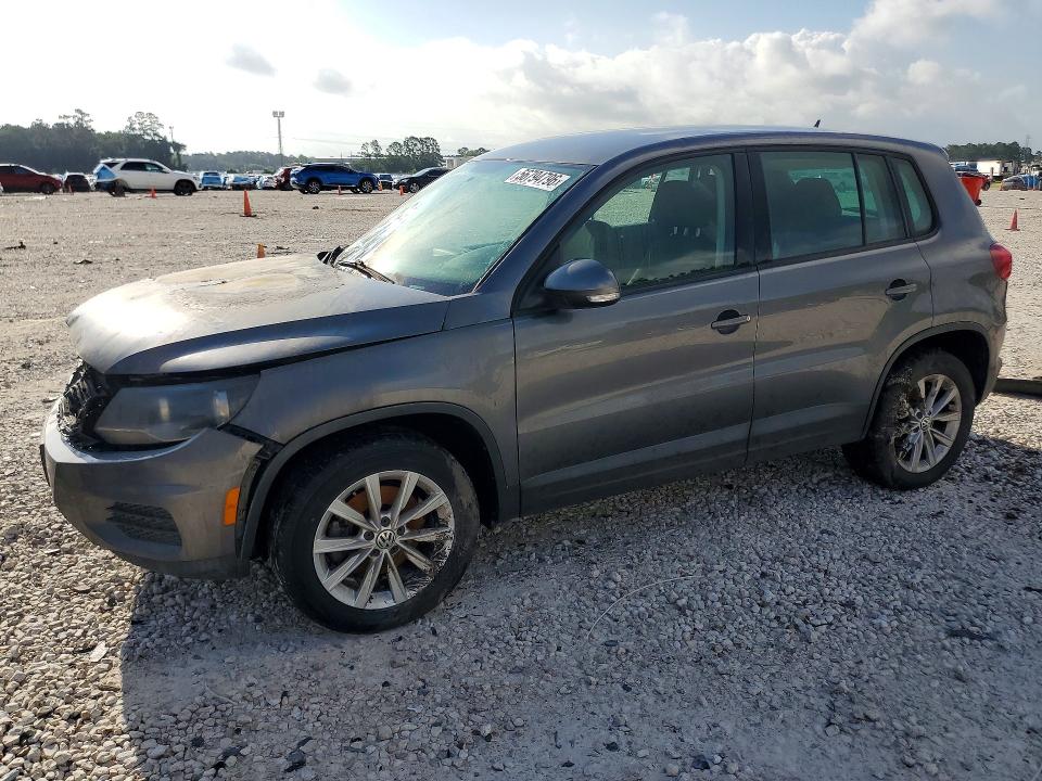 2017 Volkswagen Tiguan VIN WVGAV7AX6HK047247 COPART salvage auction — ENGINE BURN, Tx - Nonrepairable Title, sold $150 on 2026-07-14 (photo 1)