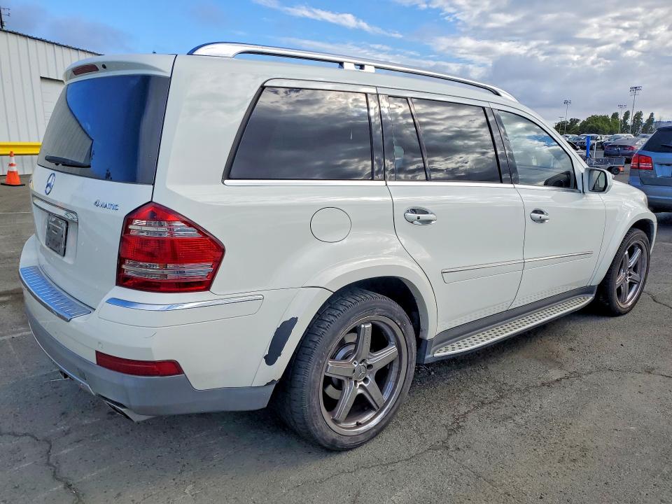 2009 Mercedes-benz Gl-class VIN 4JGBF86E59A498501 COPART salvage auction — MINOR DENT/SCRATCHES, Ca - Dis/Dlr/Exp Only Clean Title, sold $1,100 on 2026-07-10 (photo 3)