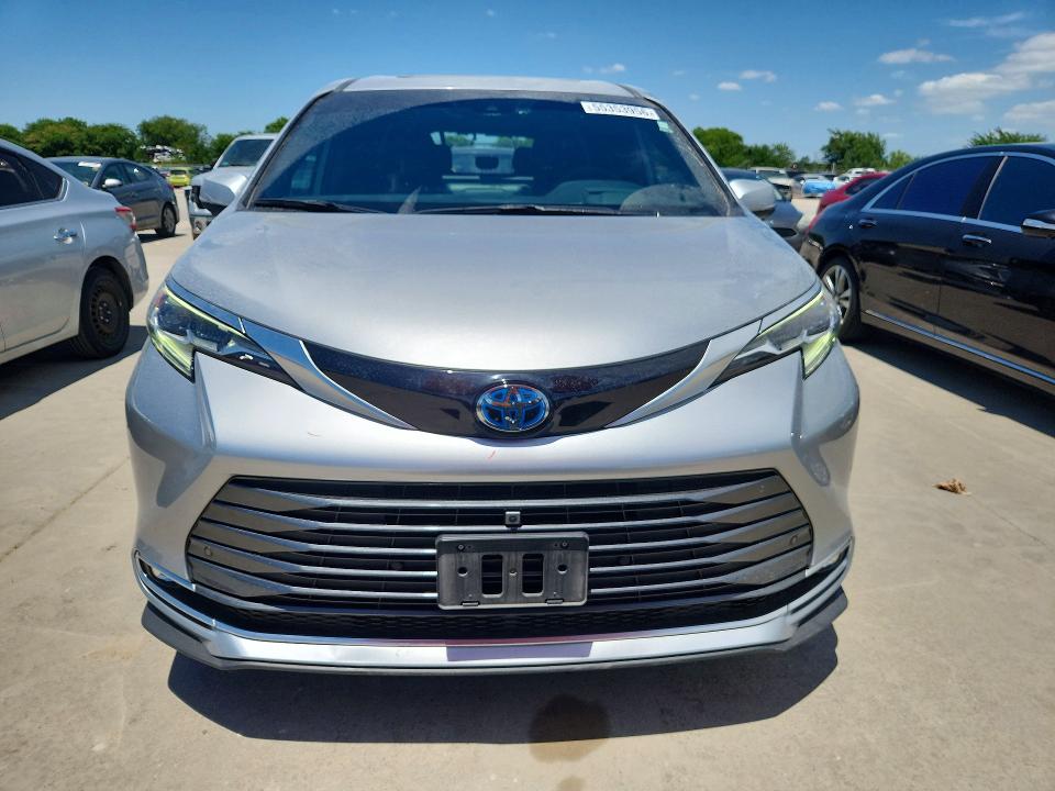 2025 Toyota Sienna VIN 5TDESKFC0SS199631 COPART salvage auction — REAR END, TX - SALVAGE VEHICLE TITLE, sold $2,250 on 2026-07-30 (photo 5)