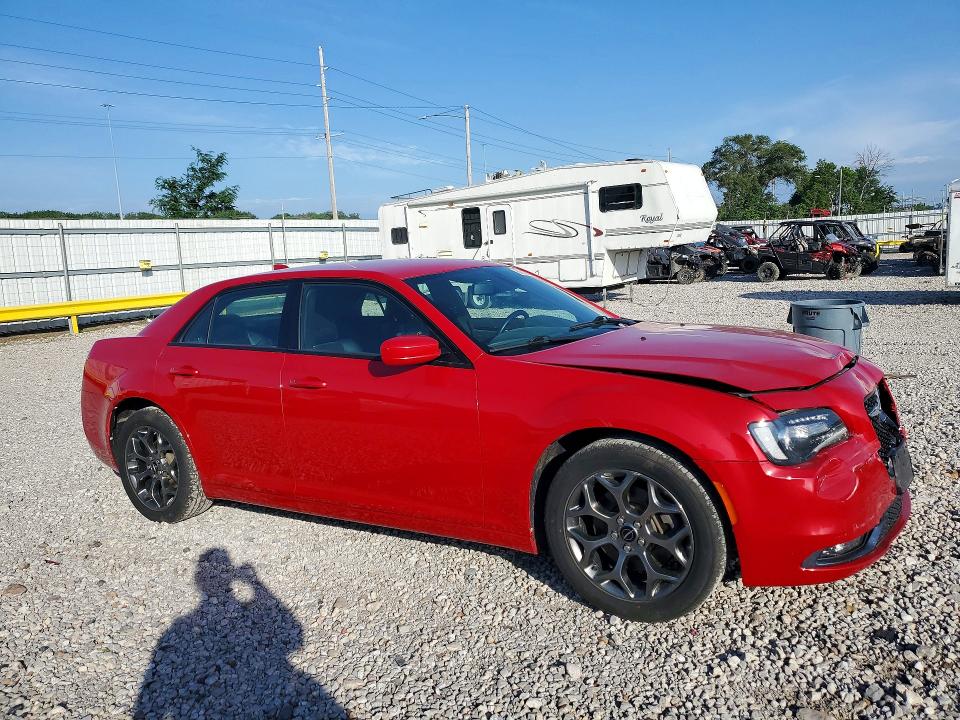 2017 Chrysler 300 VIN 2C3CCAGG4HH506861 COPART salvage auction — FRONT END, Ia - Cert Of Title-Salvage Title, sold $8,200 on 2026-07-31 (photo 4)