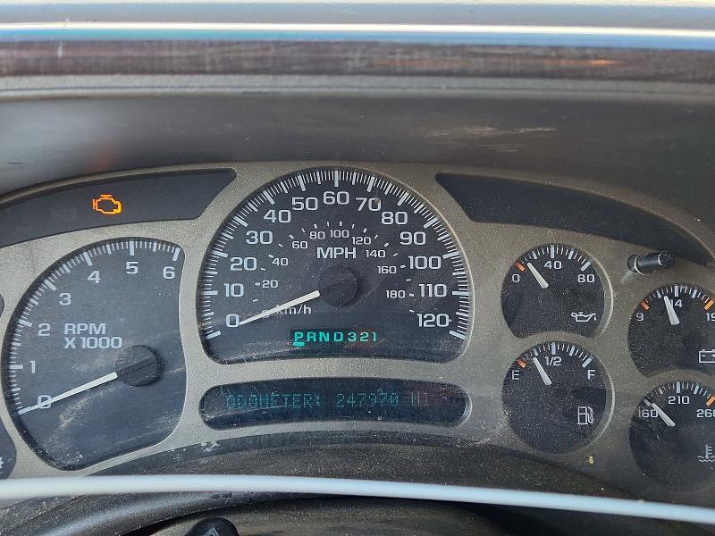 2005 Gmc Yukon xl VIN 1GKFK66U05J204451 COPART salvage auction — FRONT END, NC - DEALER ONLY CLEAN TITLE, sold $575 on 2026-08-24 (photo 9)
