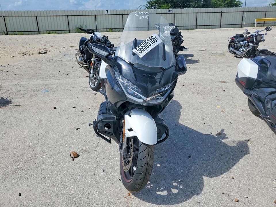 2020 Honda Gl1800c VIN JH2SC7915LK200022 COPART salvage auction — MINOR DENT/SCRATCHES, Tx - Certificate Of Title, sold $7,900 on 2026-07-09 (photo 2)