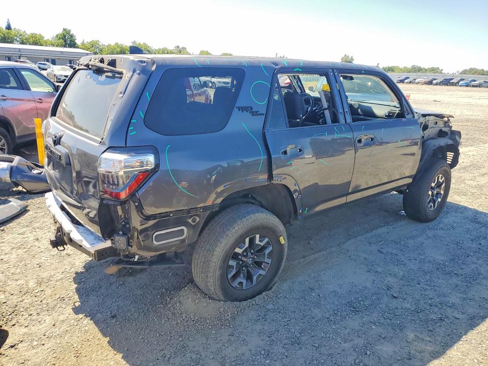 2022 Toyota 4runner VIN JTERU5JR6N6074187 COPART salvage auction — FRONT END, Ca - Salvage Certificate, sold $16,400 on 2026-07-09 (photo 3)