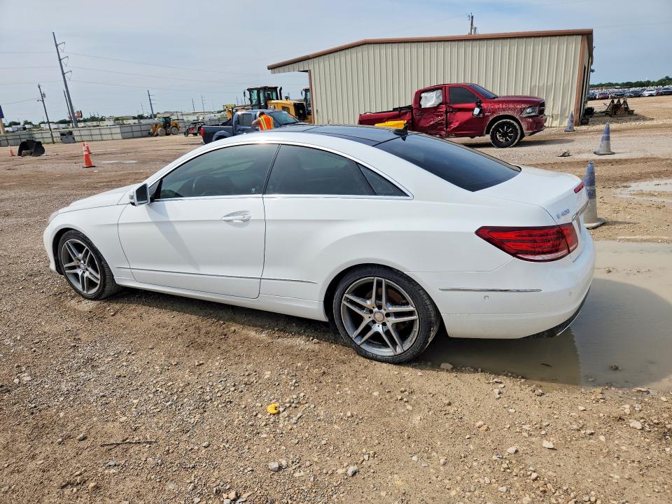 2015 Mercedes-benz E-klasse VIN WDDKJ6FB5FF304633 COPART salvage auction — WATER/FLOOD, Tx - Salvage Title-Flood Damage, sold $1,550 on 2026-07-29 (photo 2)
