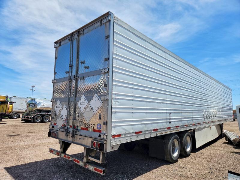 2015 Utility Vs2ra VIN 1UYVS2532FU232827 COPART salvage auction — ROLLOVER, CO - SALVAGE TITLE, sold $3,150 on 2026-07-09 (photo 4)