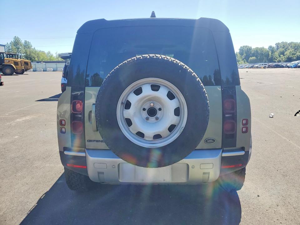 2021 Land rover Defender VIN SALEK7RX9M2044378 COPART salvage auction — MINOR DENT/SCRATCHES, Or - Dealer Only Clean Title (P), sold $24,800 on 2026-07-29 (photo 6)