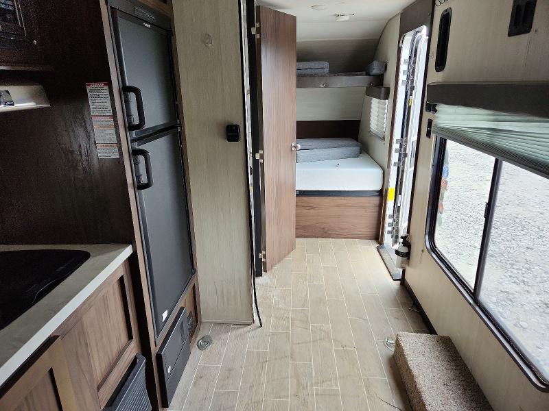 2019 Frrv VIN 5ZT2CKGC9KY003123 COPART salvage auction — HAIL, MN - CERT OF TITLE-SALVAGE, sold $2,600 on 2026-07-16 (photo 5)