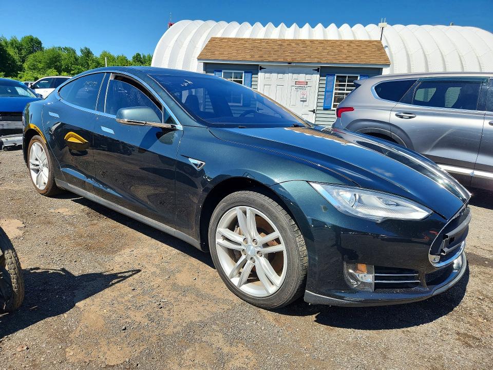 2013 Tesla Model s VIN 5YJSA1DN5DFP09094 COPART salvage auction — MINOR DENT/SCRATCHES, Ma - Certificate Of Title, sold $5,900 on 2026-07-21 (photo 4)