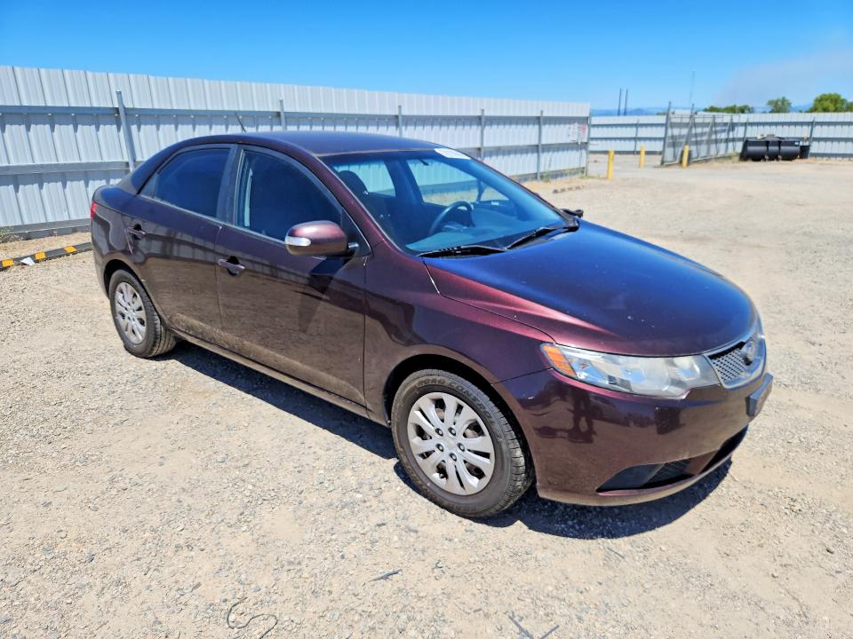 2010 Kia Forte VIN KNAFU4A23A5098948 COPART salvage auction — MINOR DENT/SCRATCHES, Ca - Dis/Dlr/Exp Only Clean Title, sold $700 on 2026-07-06 (photo 4)